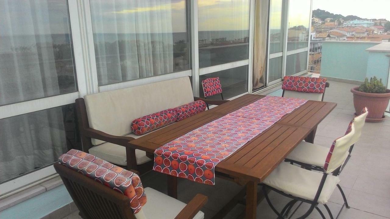 Sky Wellness Apartment Porto SantʼElpidio エクステリア 写真